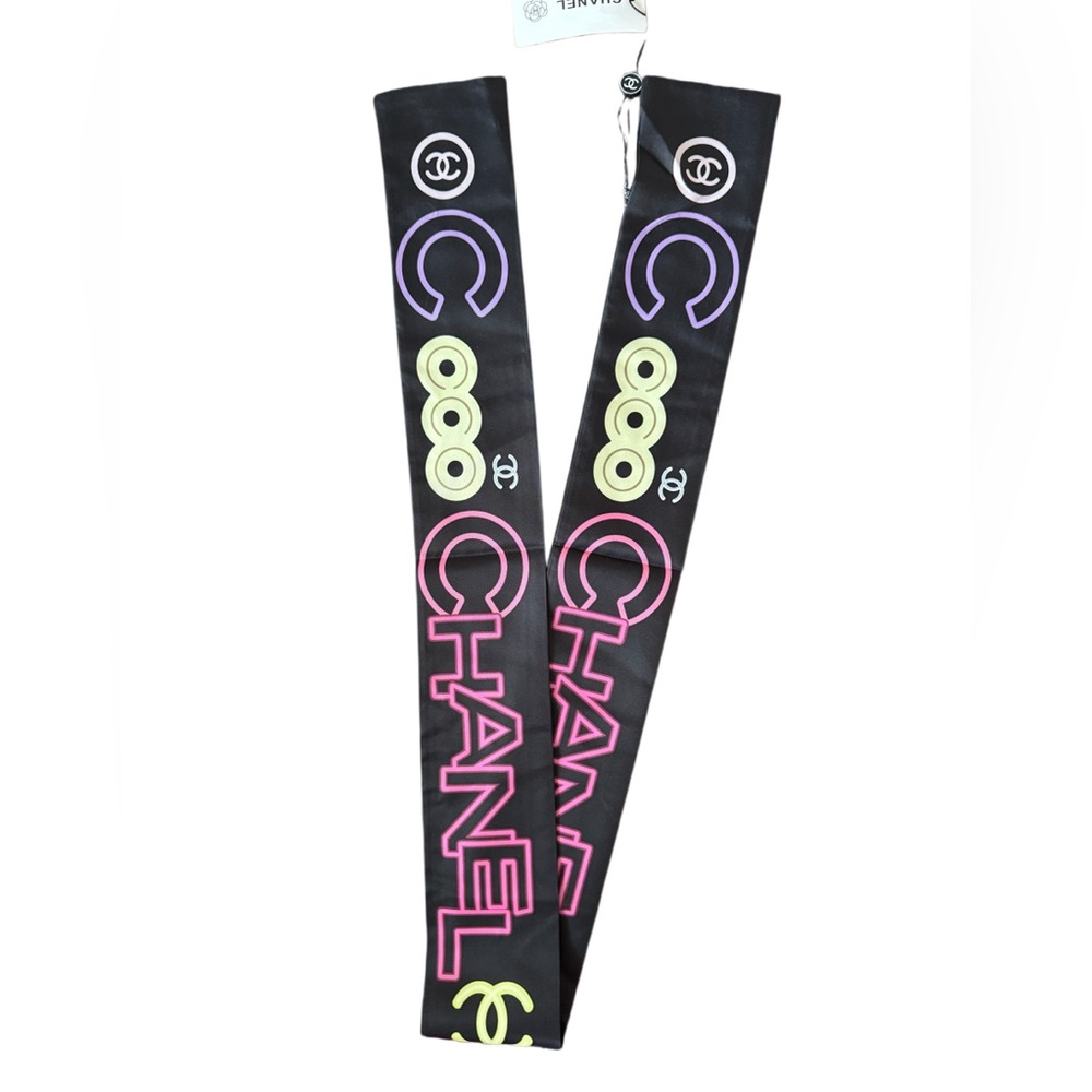 Luxury Black Multicolor Logo 100% Silk Twilly Scarf - Picture 2 of 5